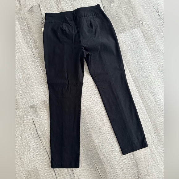 NWT Chico’s Slimming Black Stretch Pant Short - Picture 3 of 4